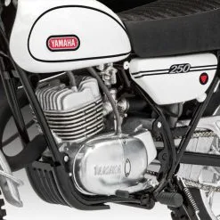 Yamaha 250 DT-1 (1:12) Plastic Model Kit 07941 - Revell -Cars - Plastic Models Sales yamaha 250 dt 1 1 12 plastic model kit 07941 revell w1200 h1200 e031d4624f59a2f0308f69d85a79662a